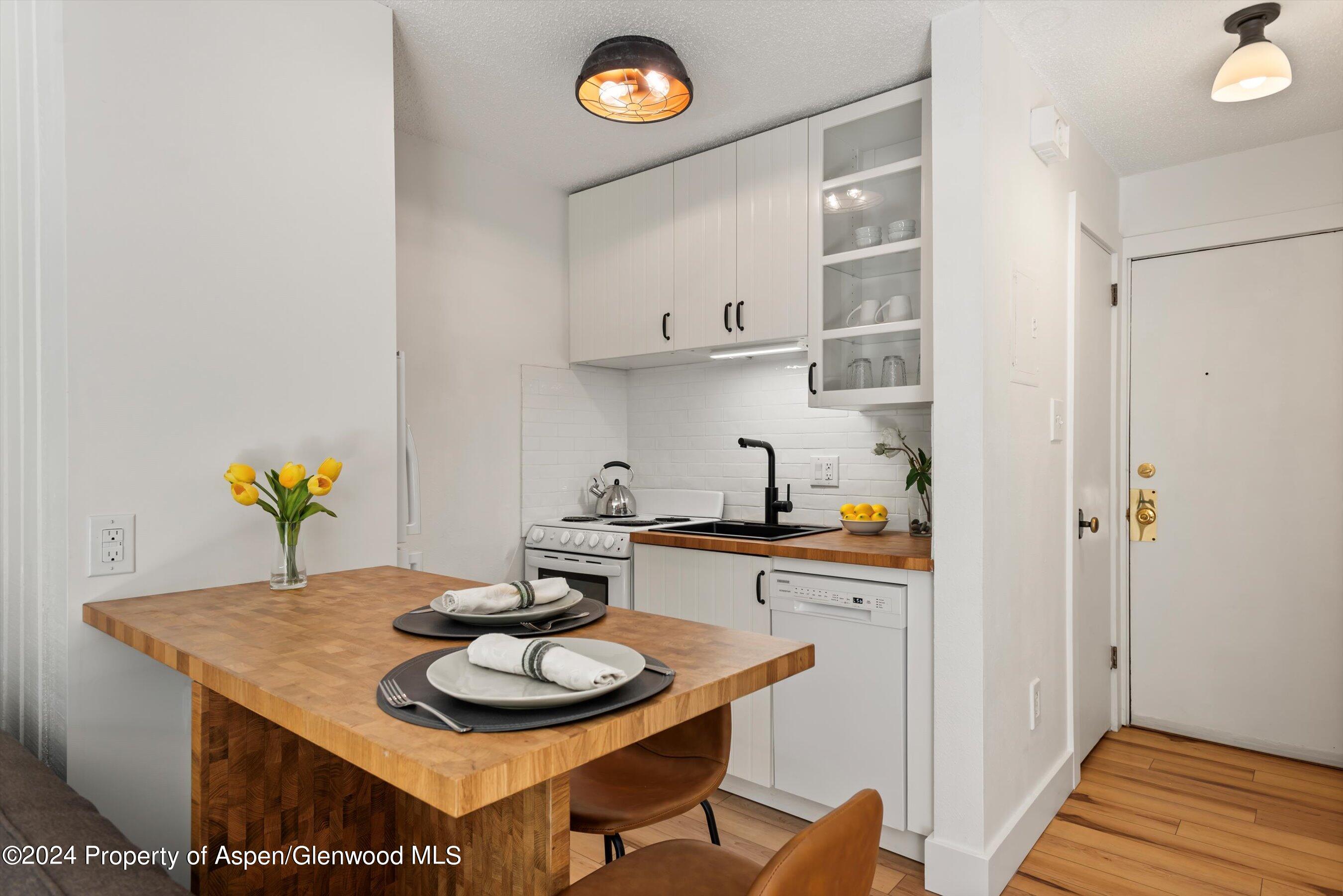 725 E Main Street Aspen CO 81611