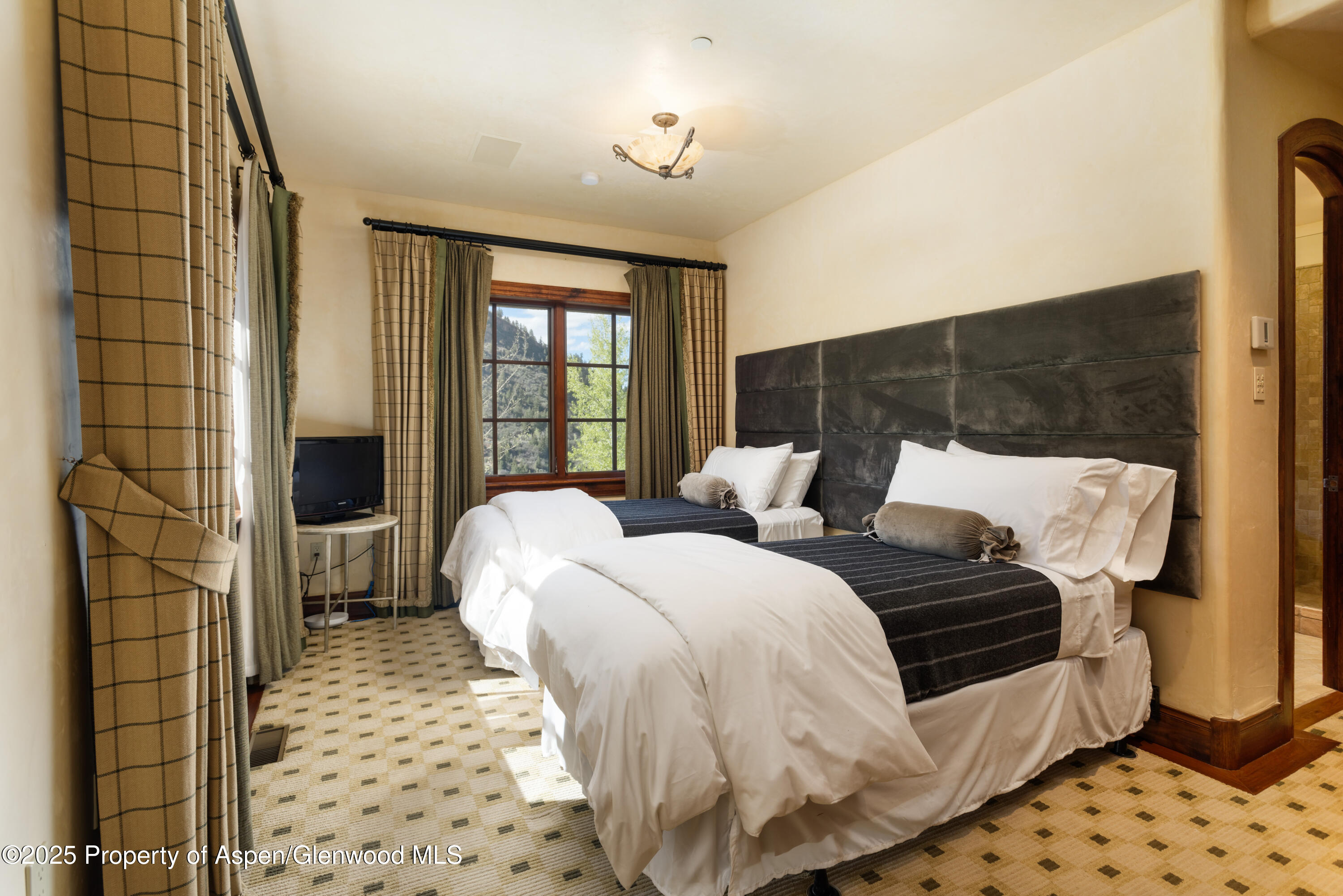 388 Exhibition Lane Aspen CO 81611