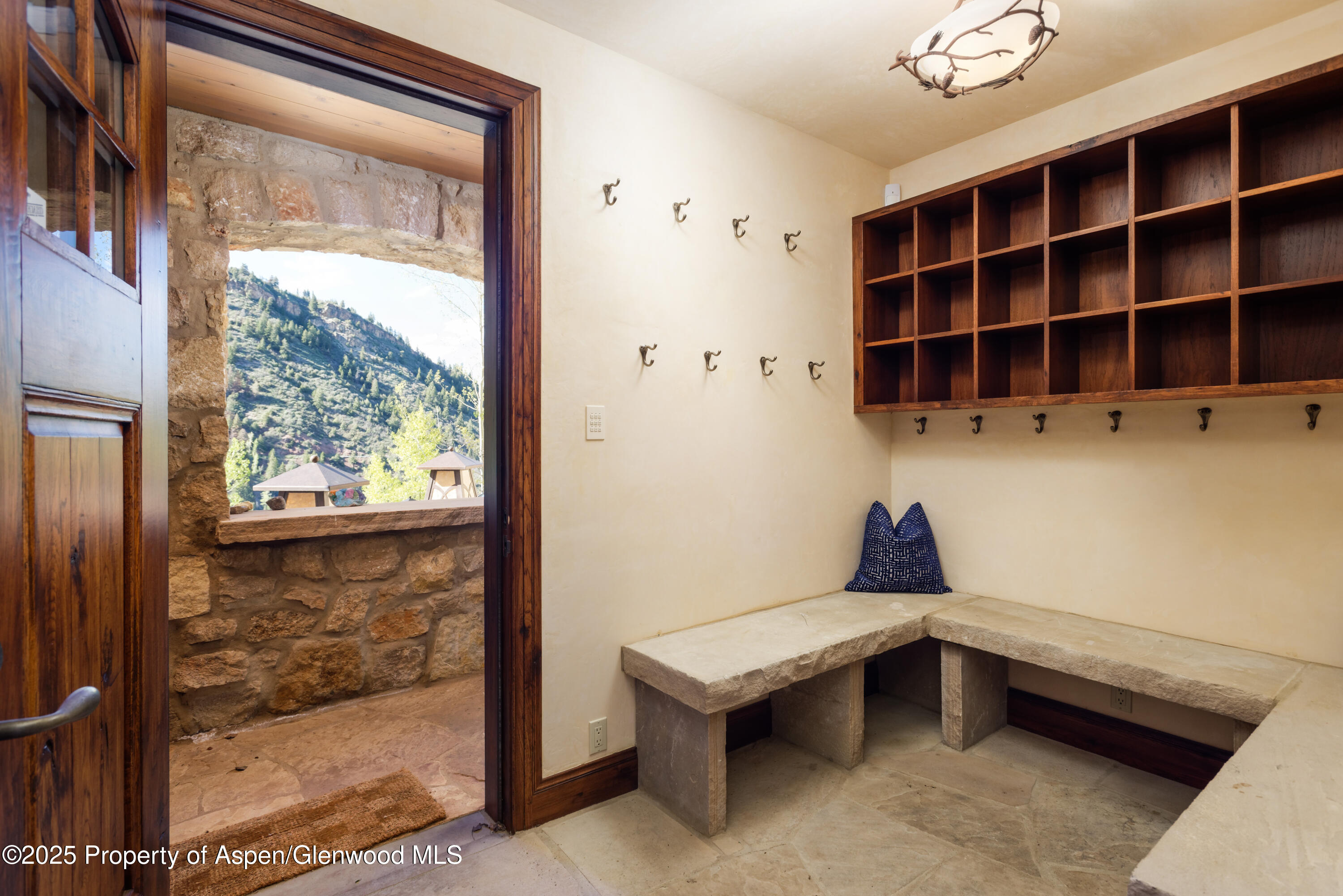 388 Exhibition Lane Aspen CO 81611