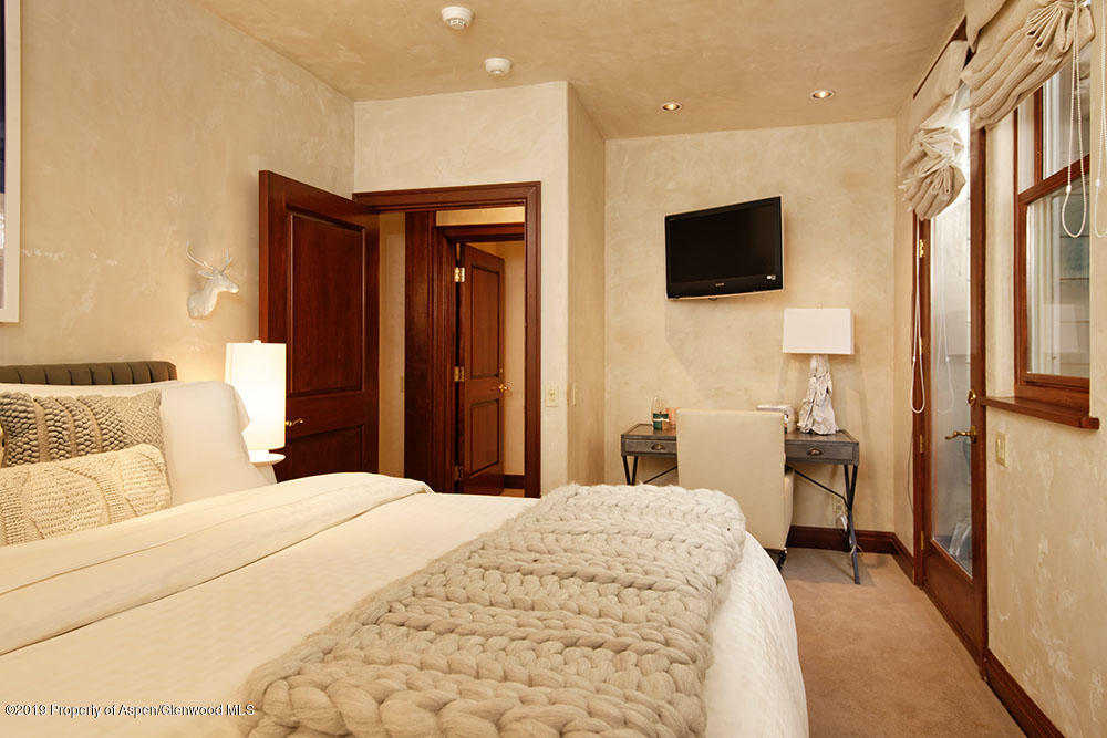 945 E Cooper Avenue Aspen CO 81611