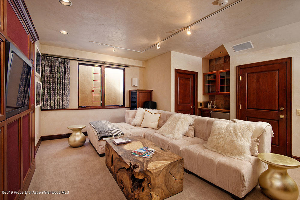 945 E Cooper Avenue Aspen CO 81611