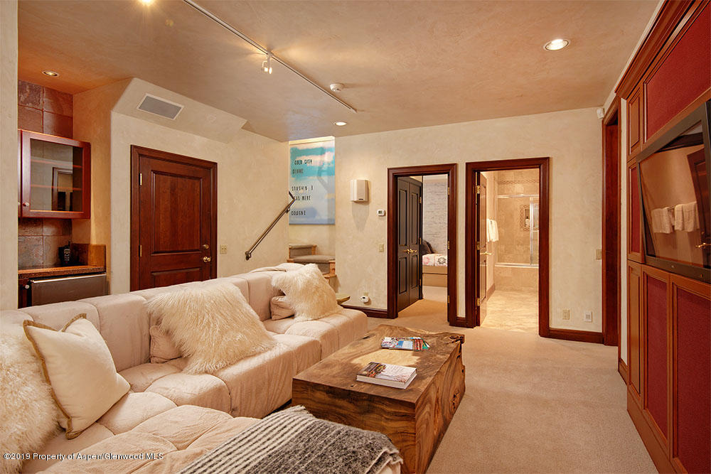 945 E Cooper Avenue Aspen CO 81611