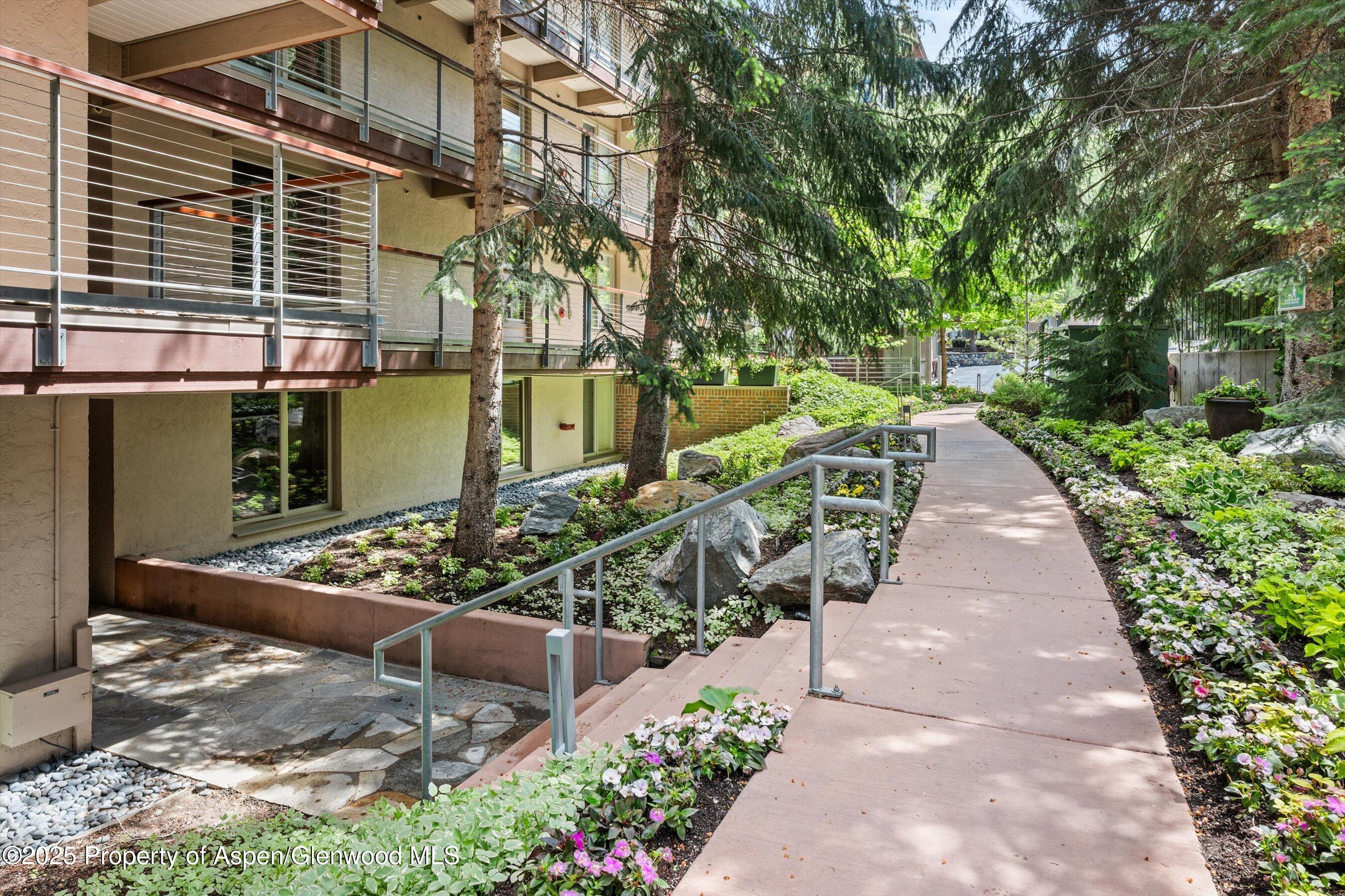 1034 E Cooper Avenue Aspen CO 81611