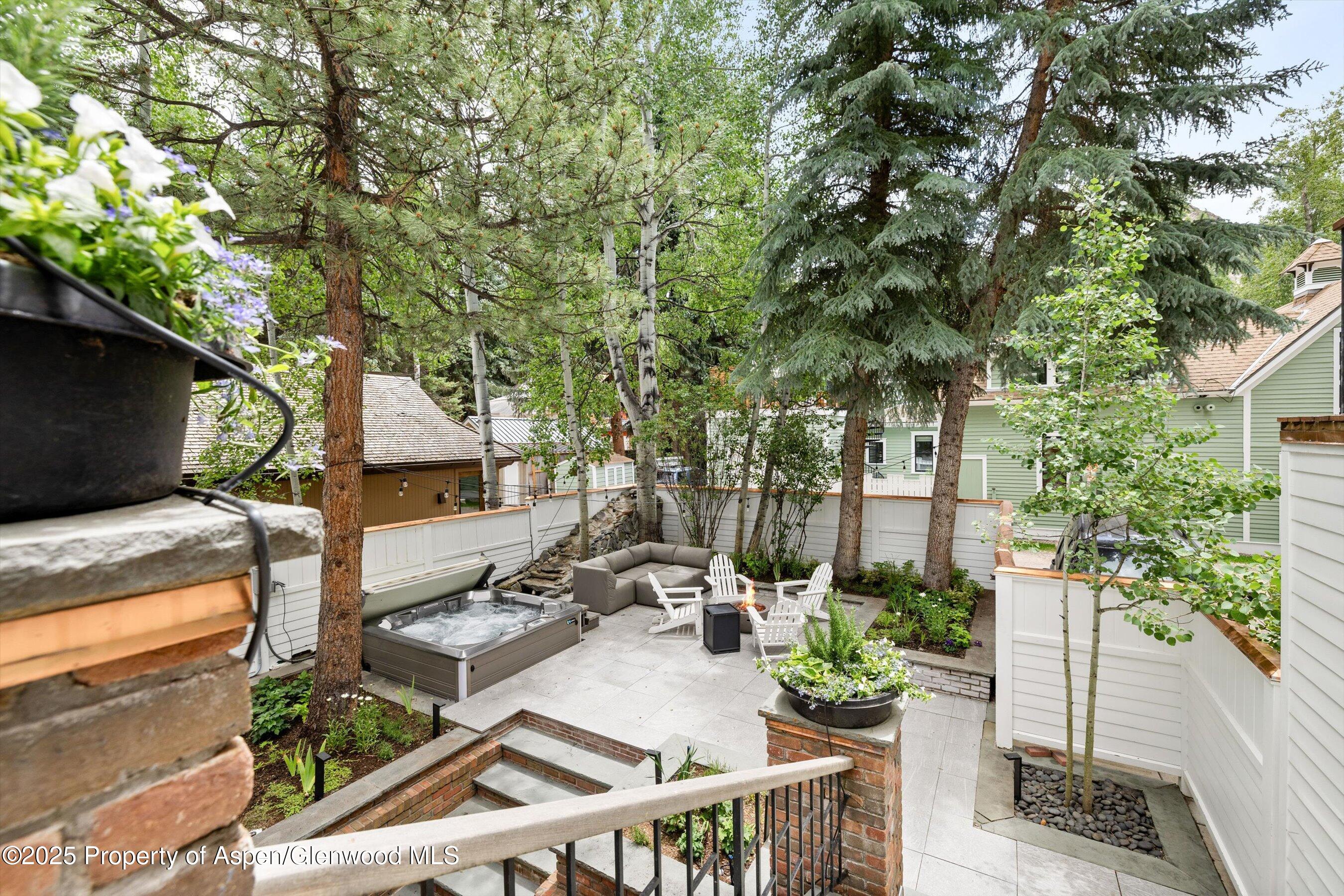 437 W Smuggler Street Aspen CO 81611
