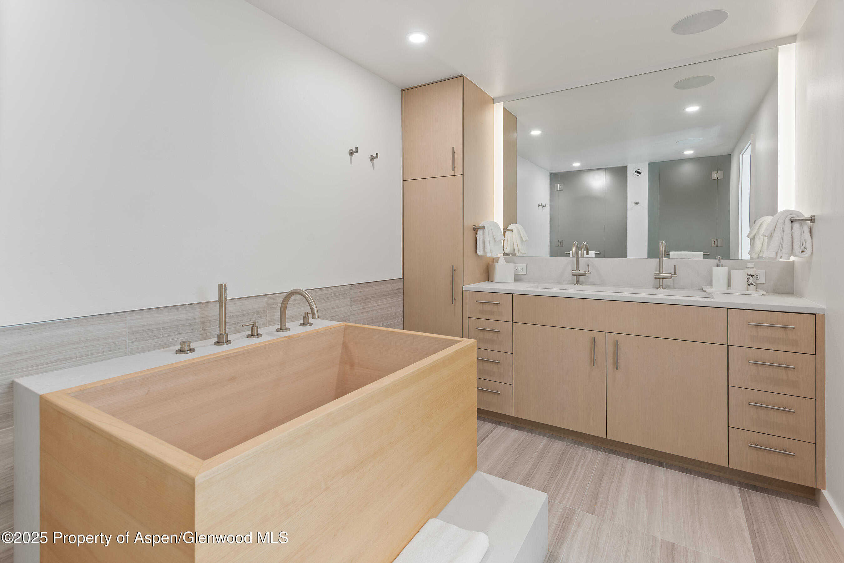 800 E Hopkins Avenue Aspen CO 81611