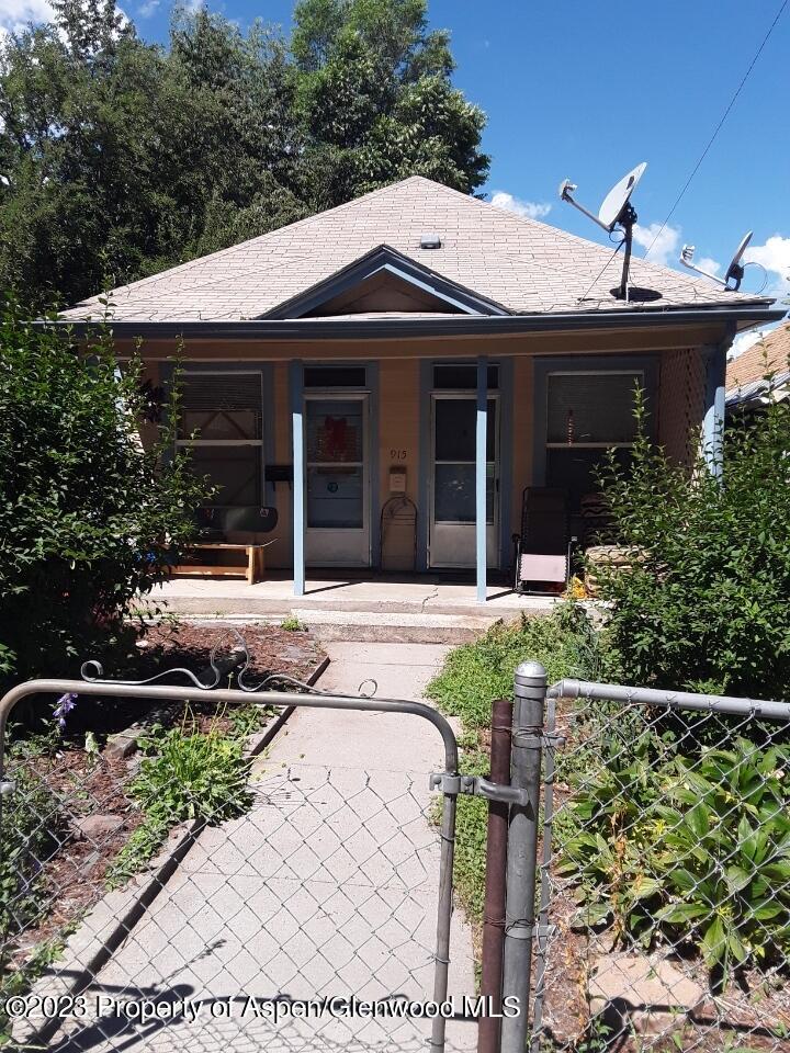 Glenwood Springs CO, 915 Bennett Avenue