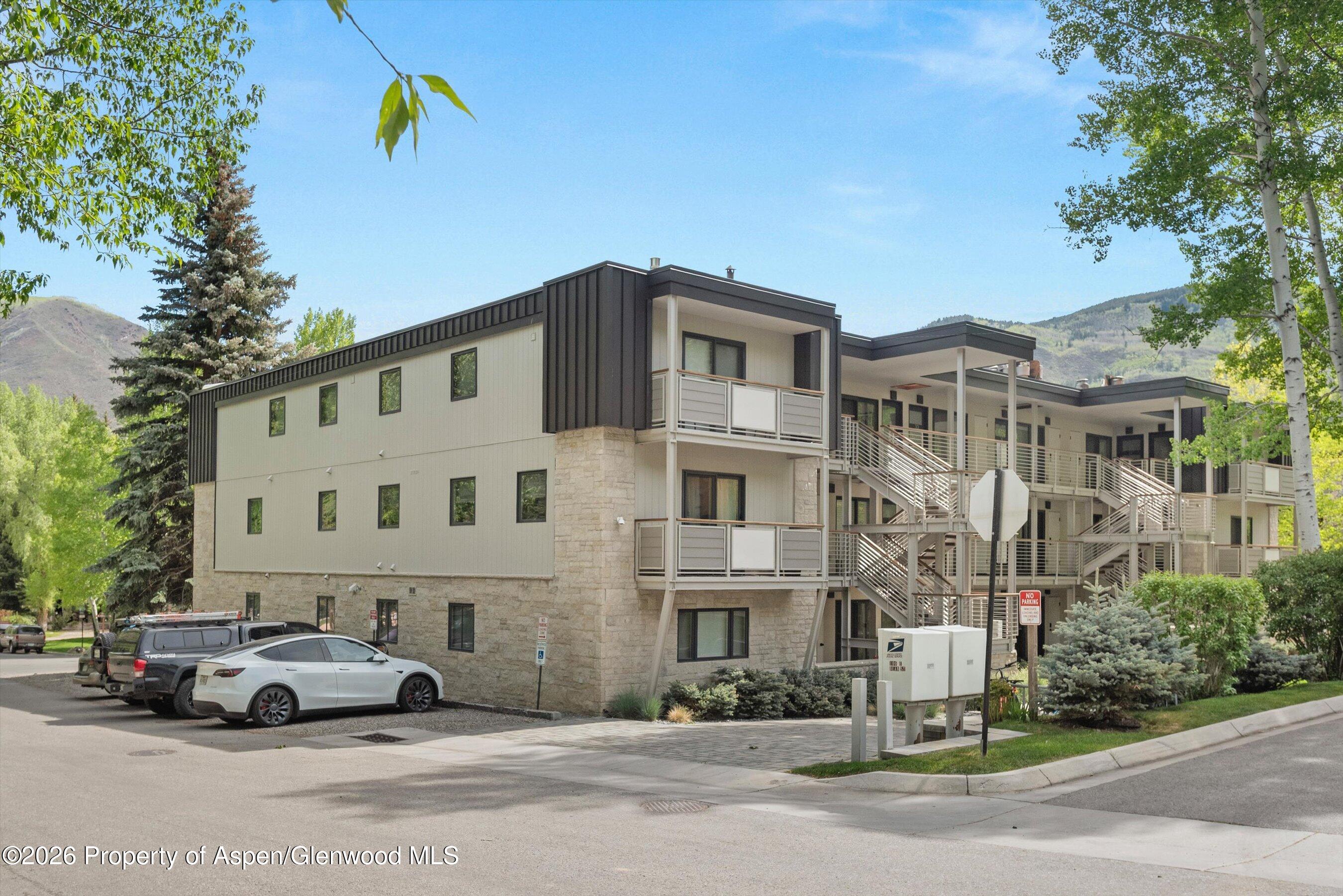 100 E Dean Street Aspen CO 81611