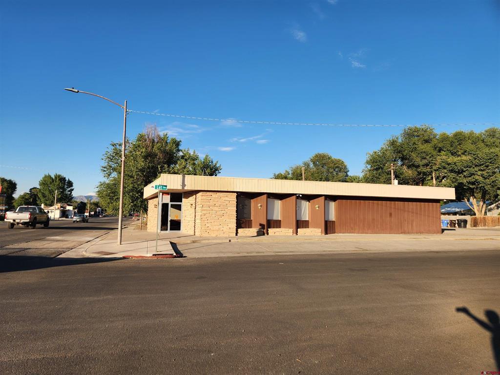 1012 E Main Street Montrose CO 81401