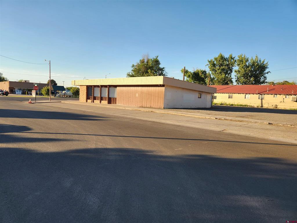 1012 E Main Street Montrose CO 81401