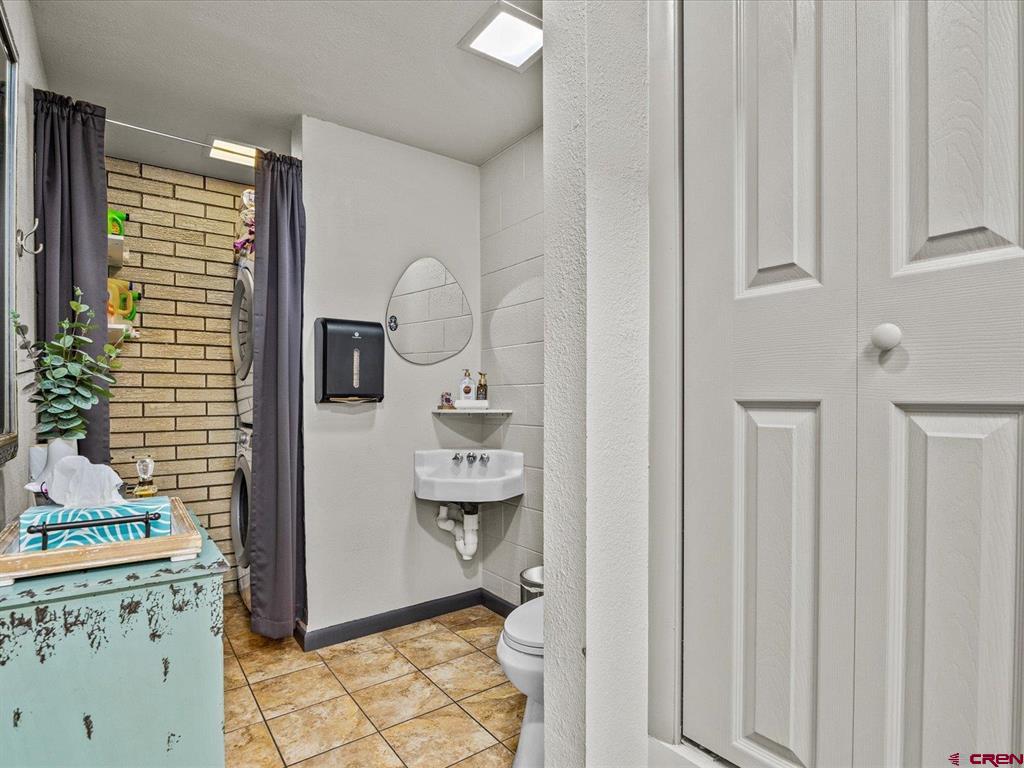 542 E Main Street Montrose CO 81401