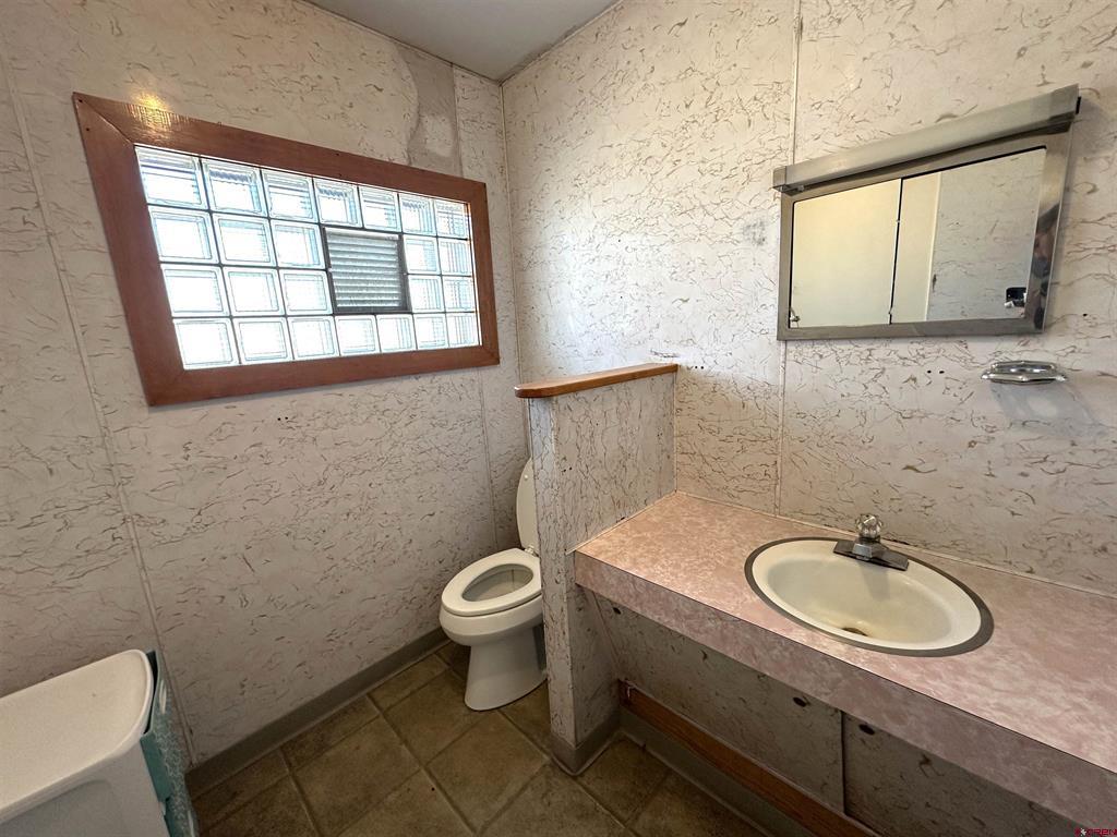1245 E Main Street Montrose CO 81401