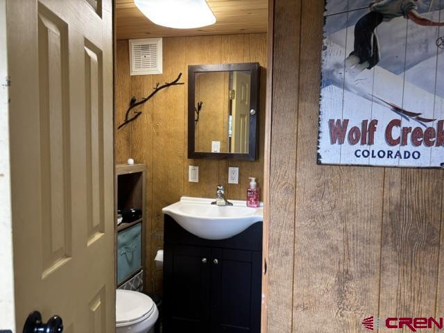 697 & 669 Crooked Road Pagosa Springs CO 81147