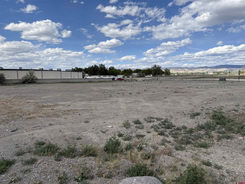 1595 E Oak Grove Road Montrose CO 81401