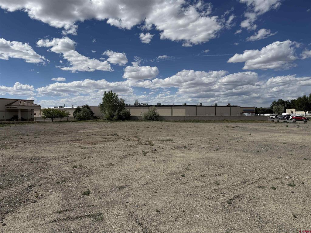 1595 E Oak Grove Road Montrose CO 81401