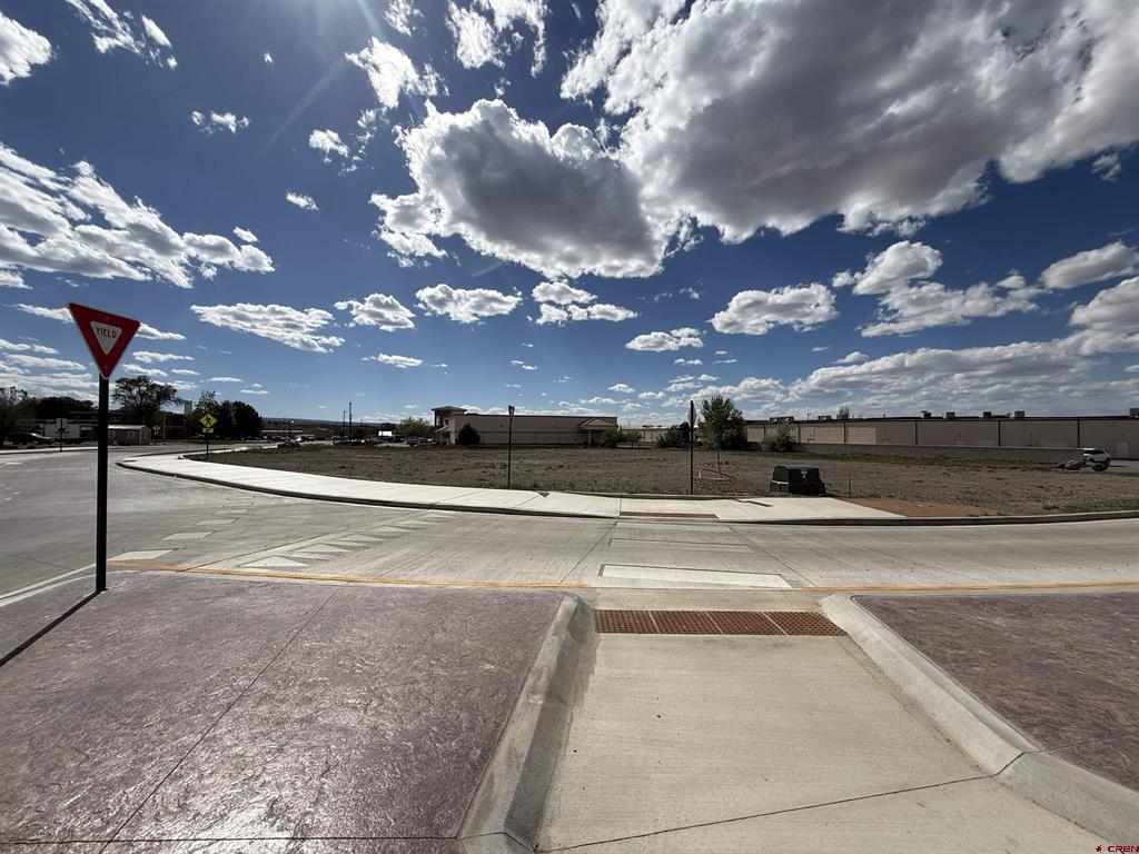 1595 E Oak Grove Road Montrose CO 81401