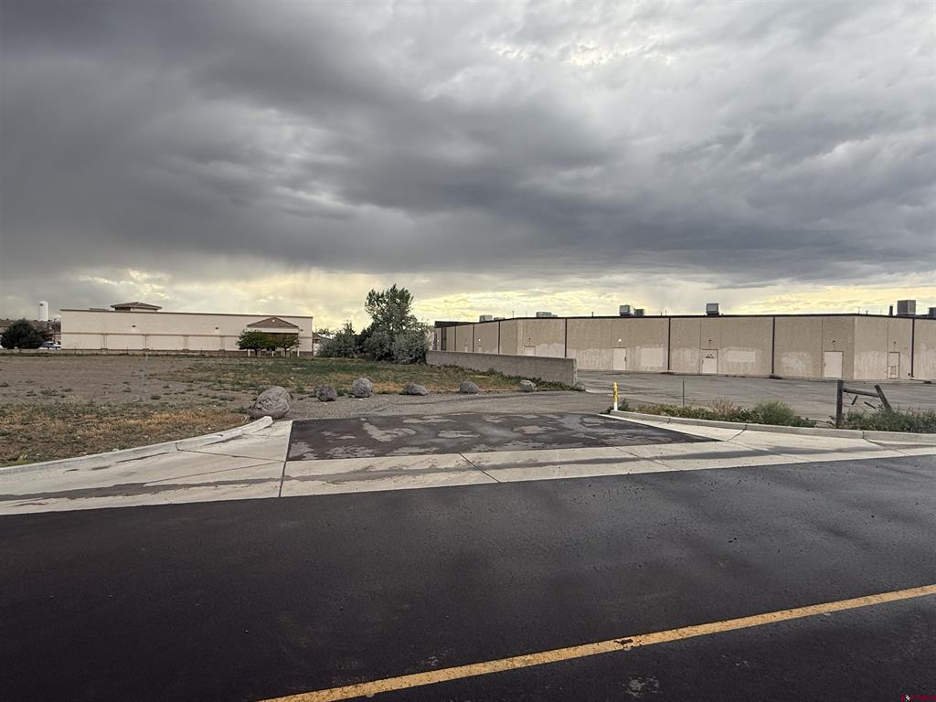 1595 E Oak Grove Road Montrose CO 81401