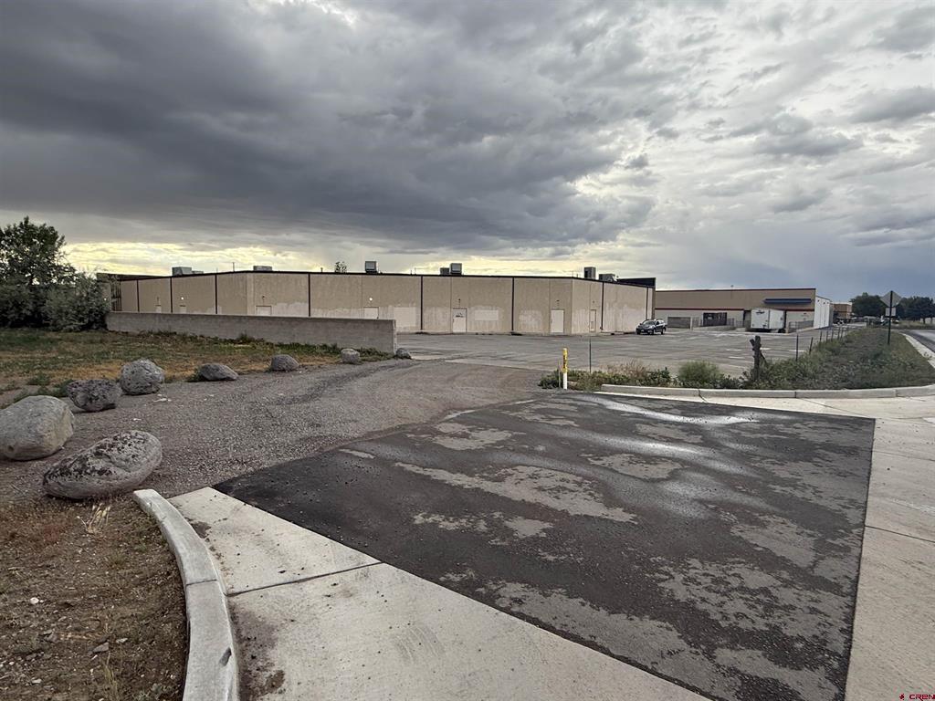 1595 E Oak Grove Road Montrose CO 81401