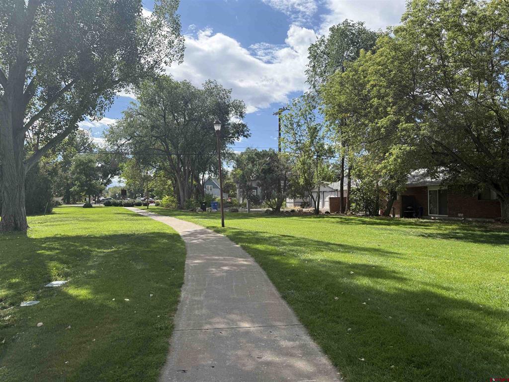 832 N 2nd Street Montrose CO 81401