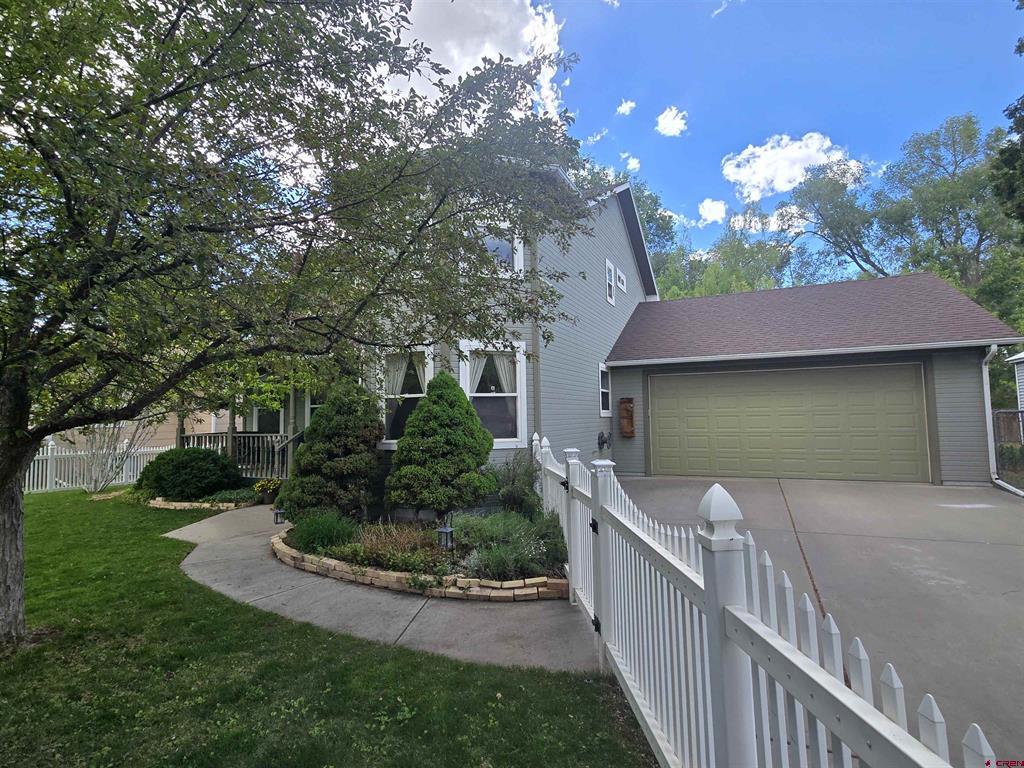 1227 S 2nd Street Montrose CO 81401