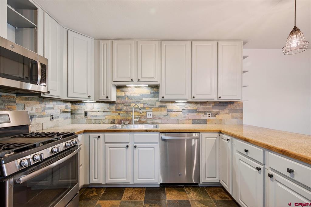 169 Camino Del Rio Common Gunnison CO 81230