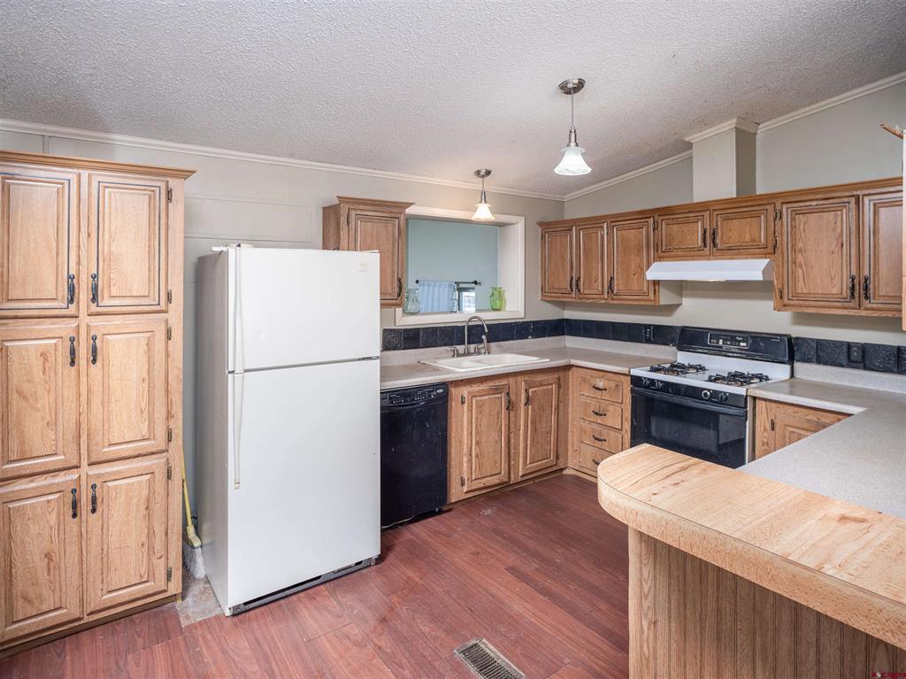 653 W Sunset Mancos CO 81328