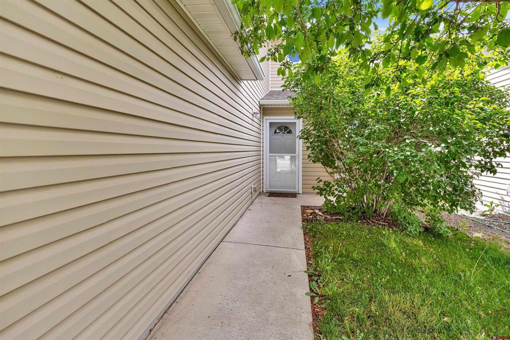 421 Indiangrass Loop Montrose CO 81403
