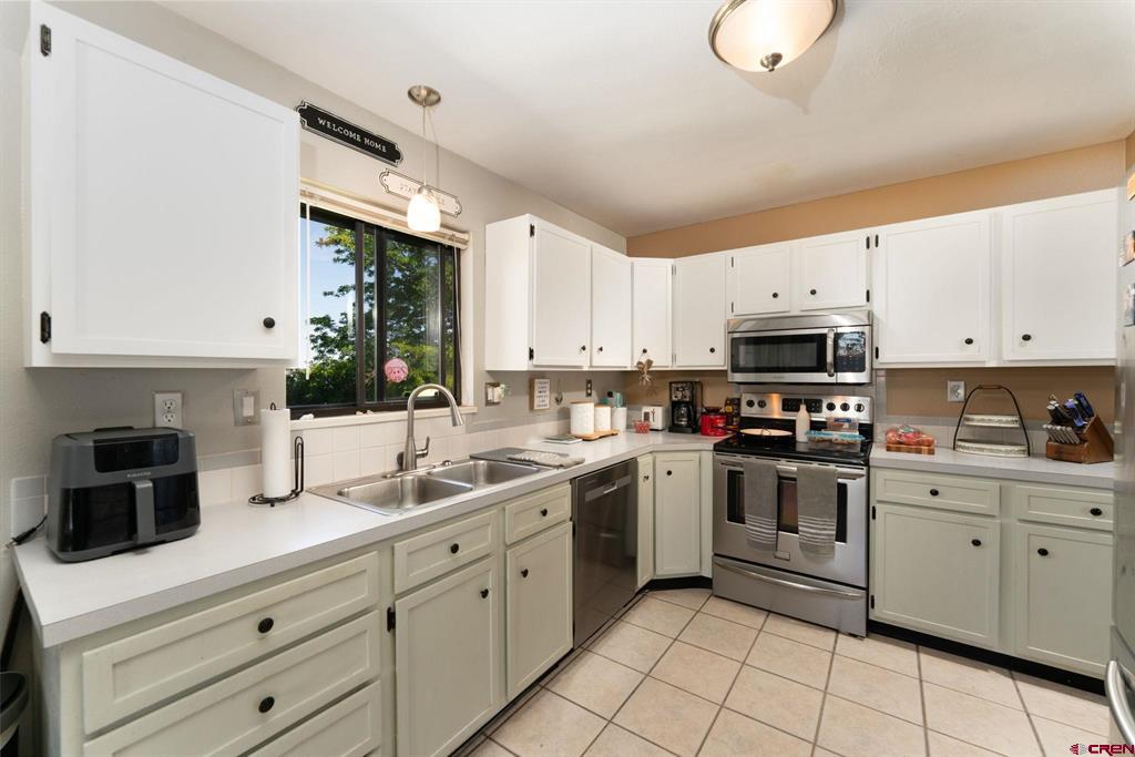 1538 Manchester Drive Montrose CO 81401