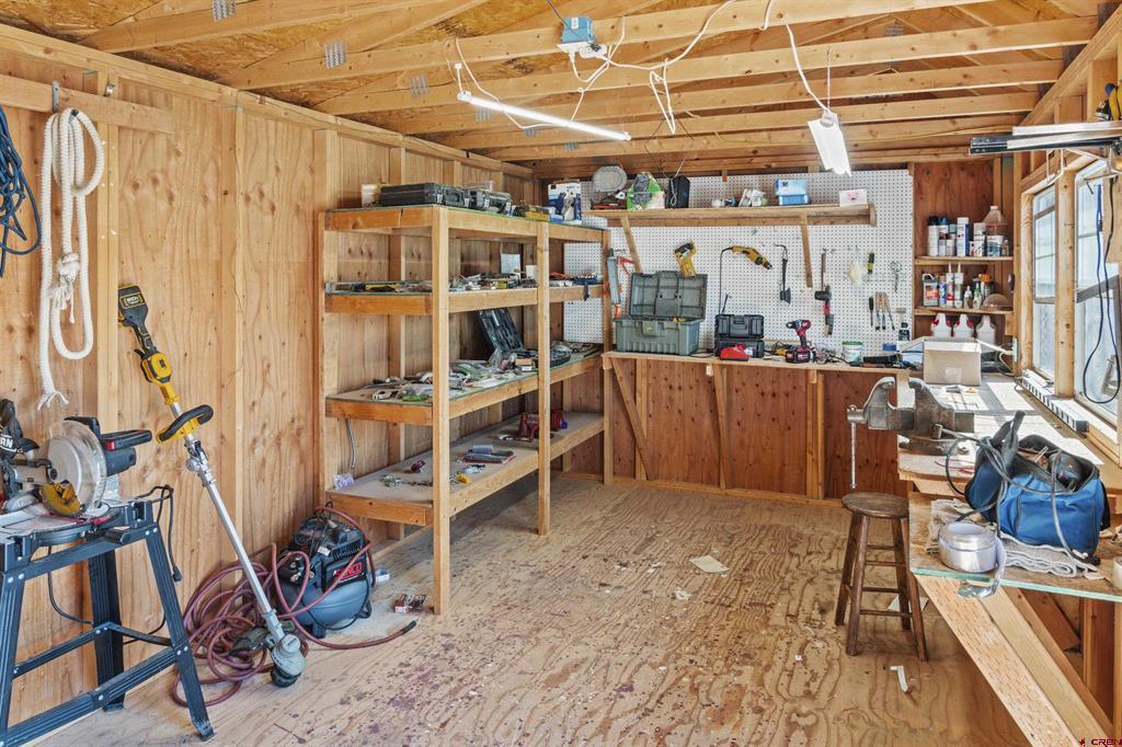 8902 6085 Road Montrose CO 81401
