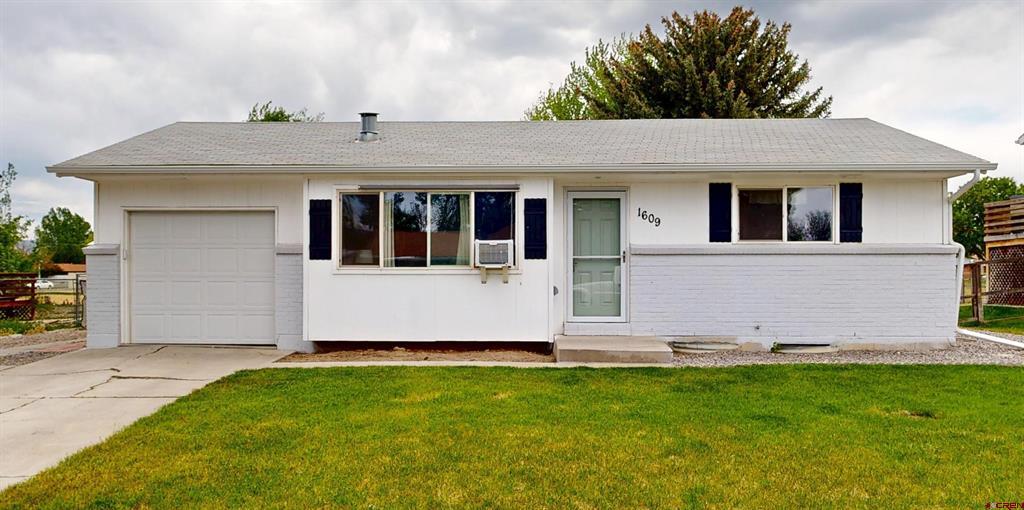 1609 Dover Road Montrose CO 81401