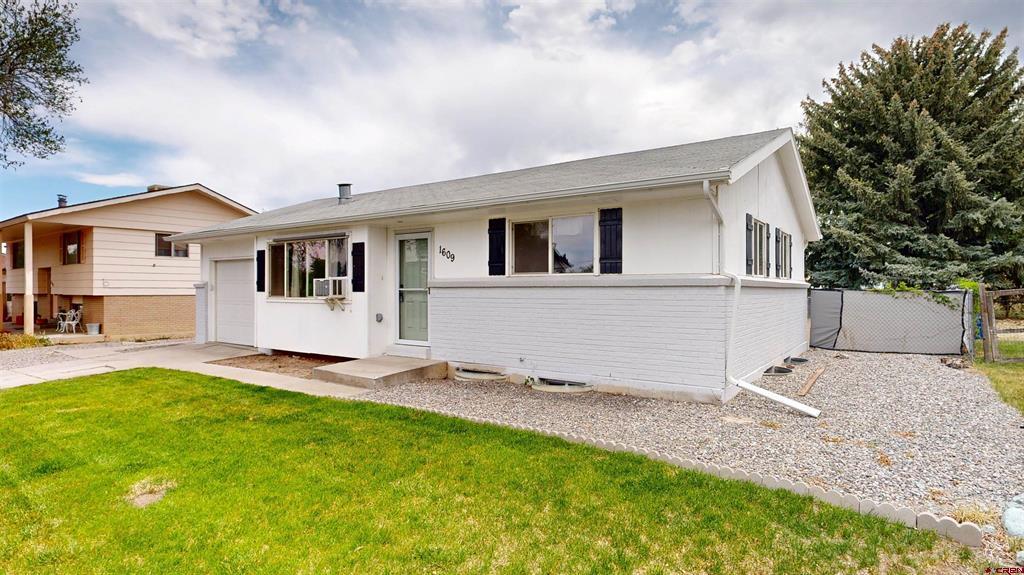 1609 Dover Road Montrose CO 81401