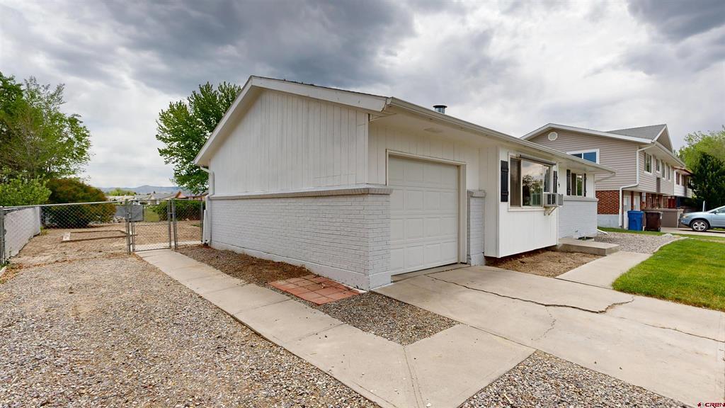 1609 Dover Road Montrose CO 81401