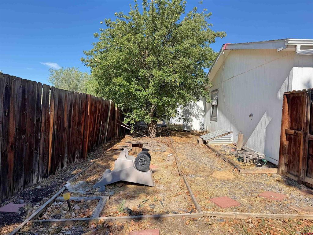 1522 Arizona Street Montrose CO 81401