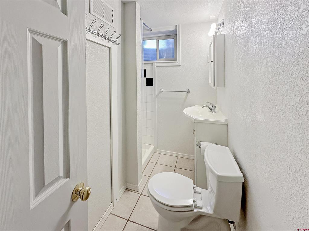 1413 Chatam Montrose CO 81401