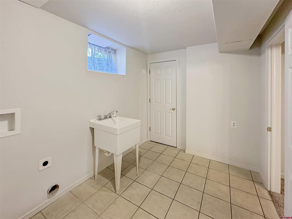 1413 Chatam Montrose CO 81401