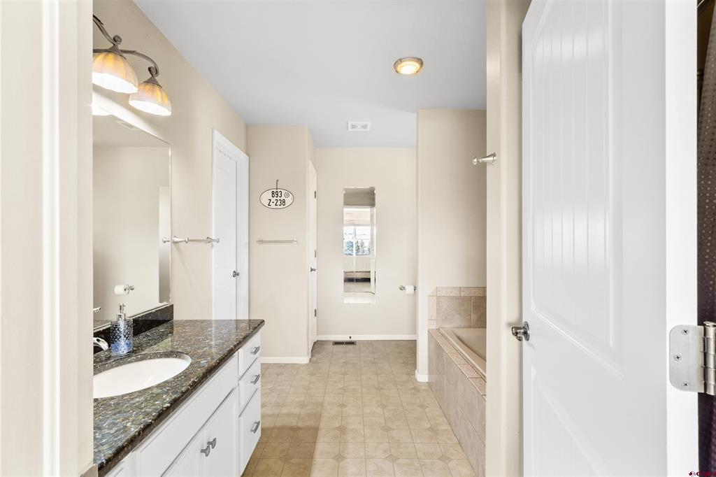 12858 6700 Road Montrose CO 81401