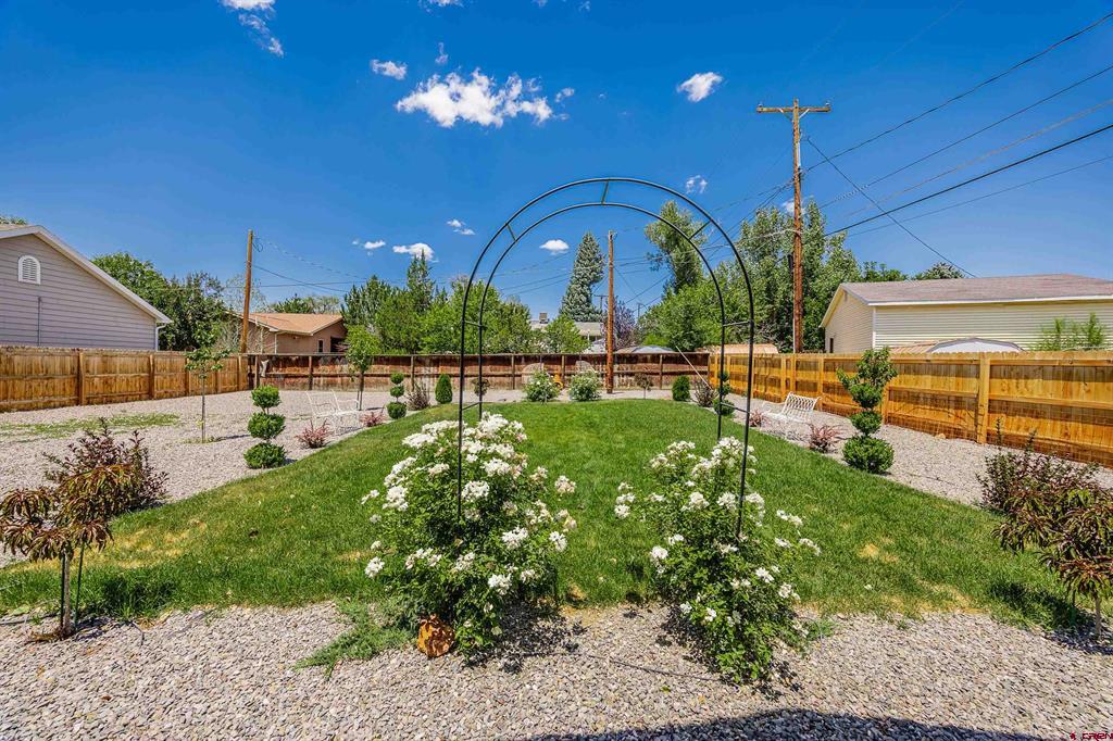 937 S 10th Street Montrose CO 81401