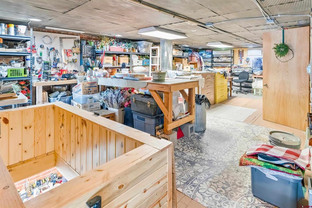 129 N Main Street Creede CO 81130
