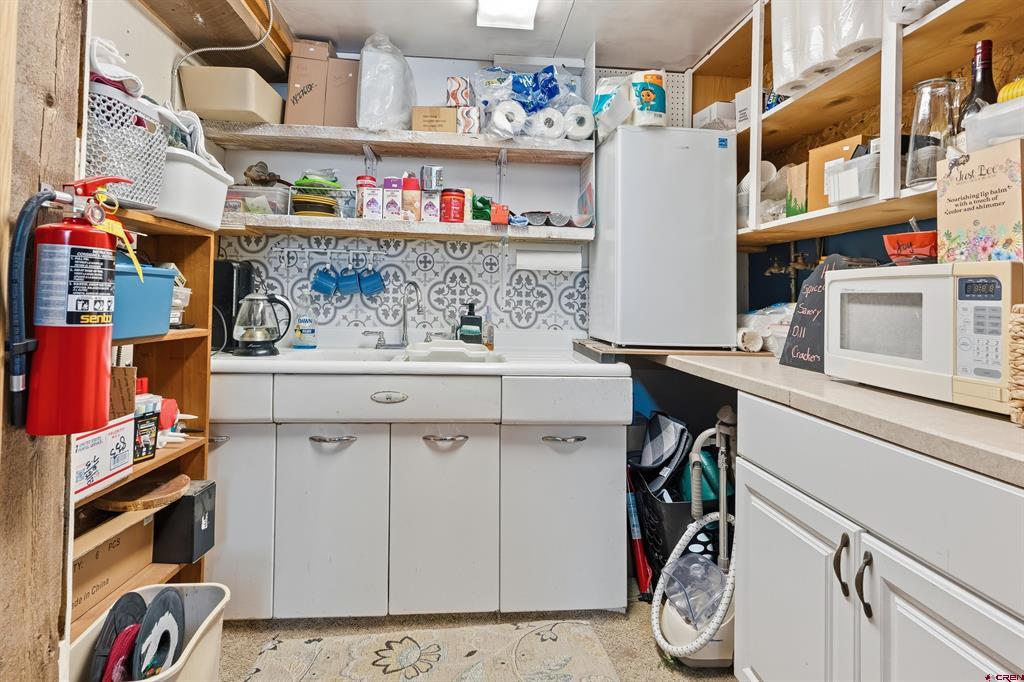 129 N Main Street Creede CO 81130