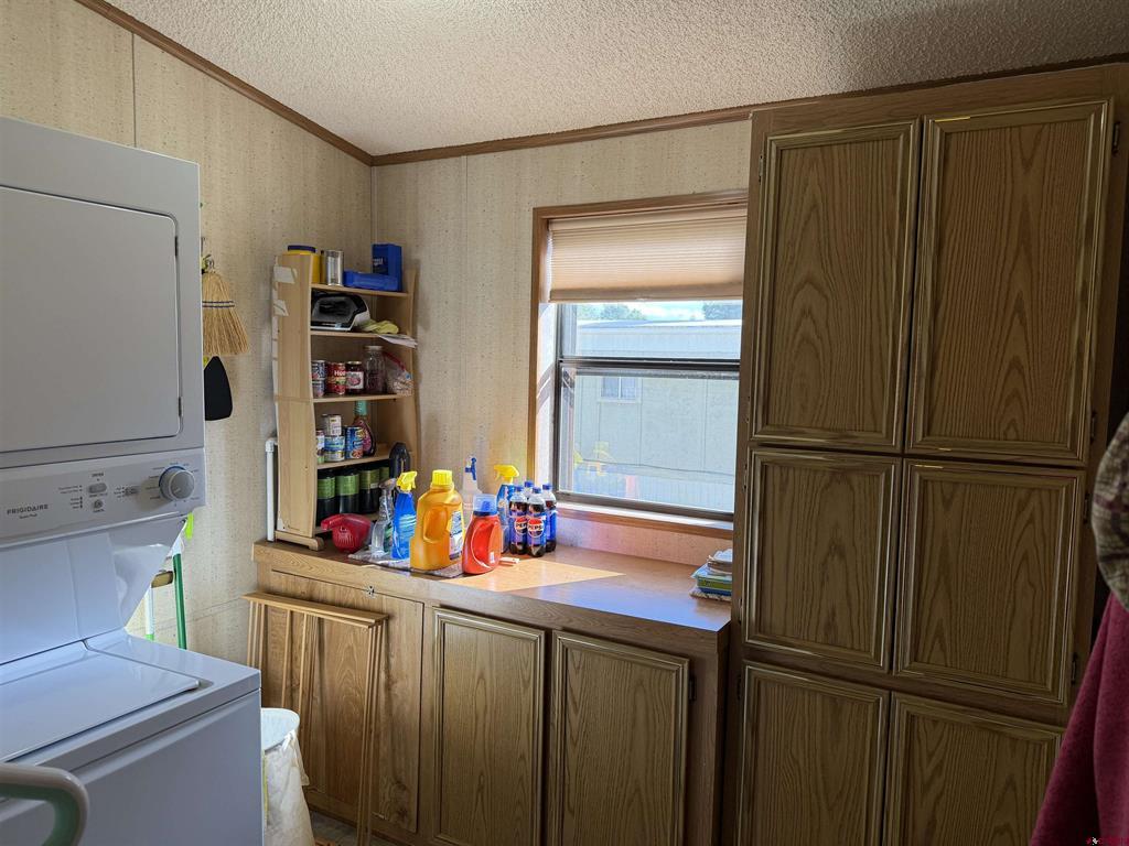383 S Hillcrest Montrose CO 81401