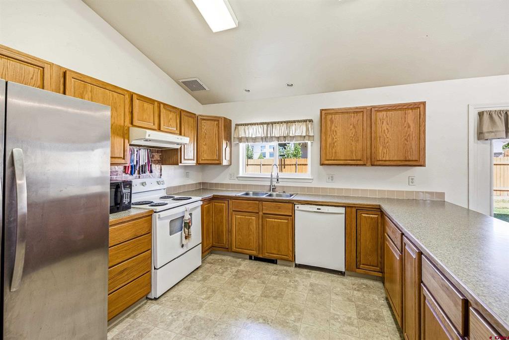 1715 Alder Montrose CO 81401