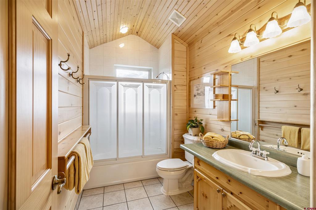 1100 Soaring Eagle Court Chromo CO 81128