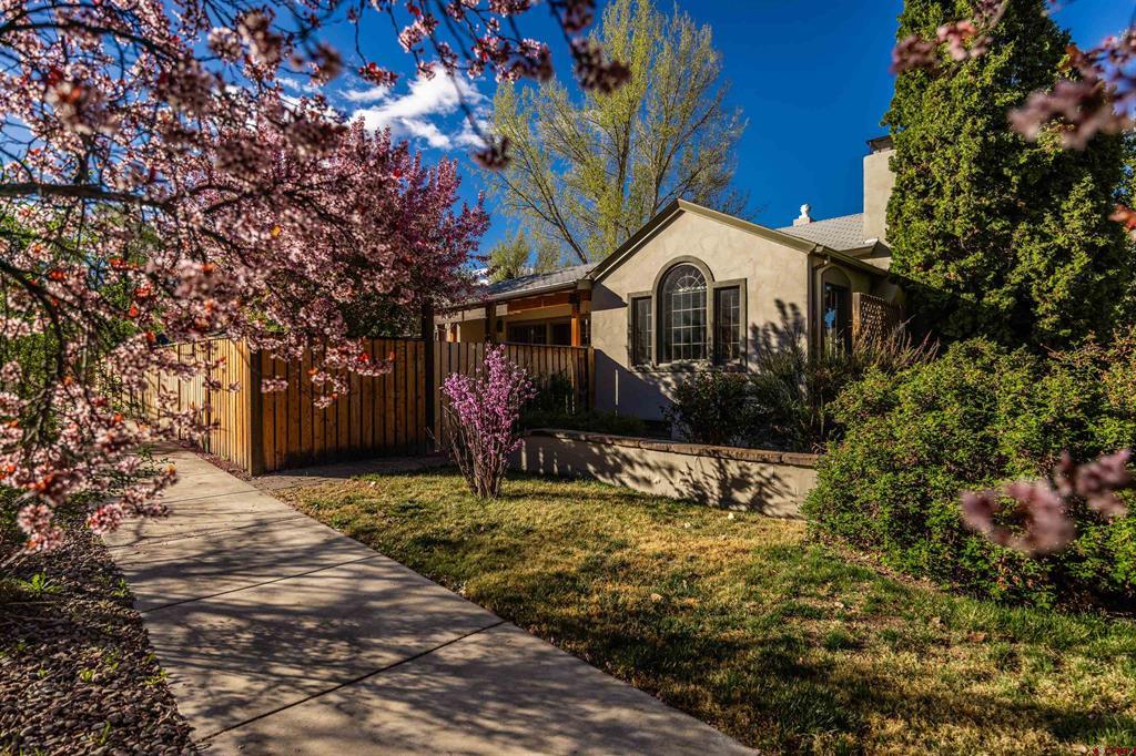 1146 S 2nd Montrose CO 81401