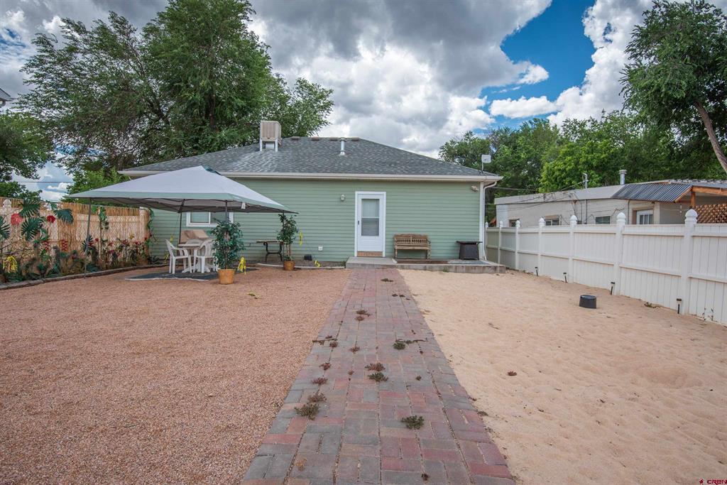 218 N Stough Avenue Montrose CO 81401