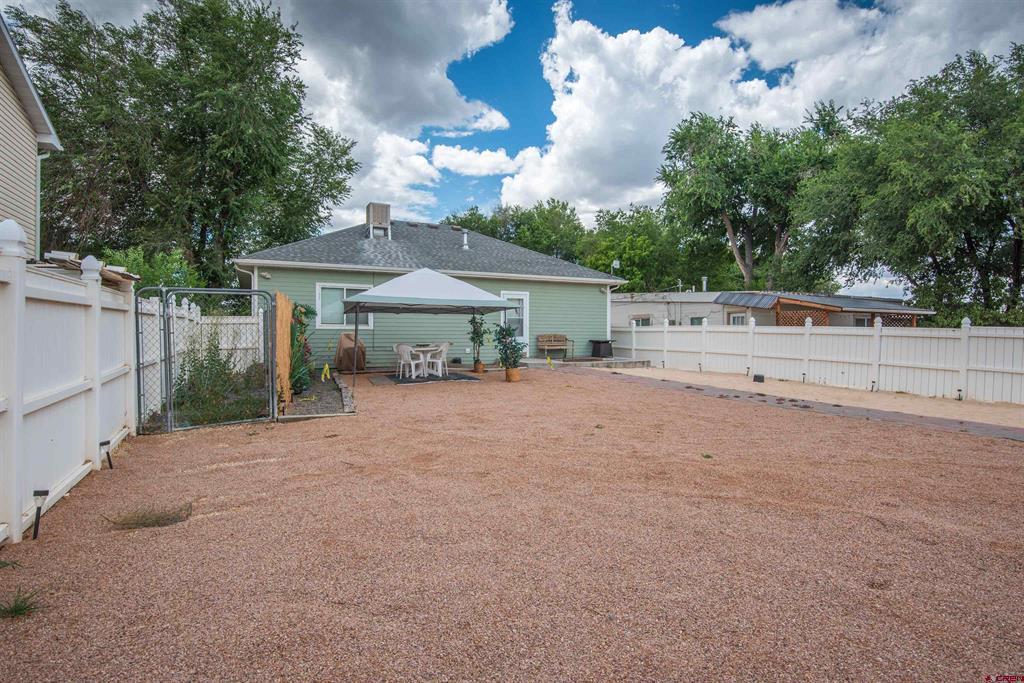 218 N Stough Avenue Montrose CO 81401