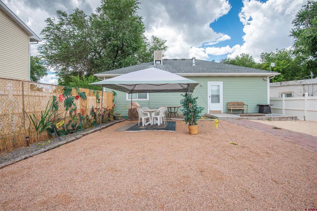 218 N Stough Avenue Montrose CO 81401