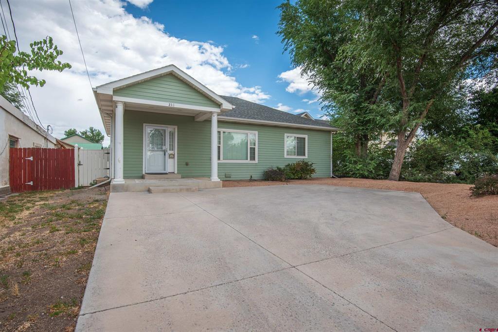218 N Stough Avenue Montrose CO 81401