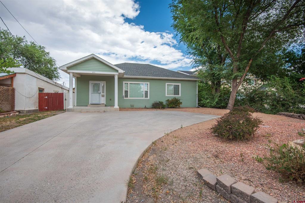 218 N Stough Avenue Montrose CO 81401