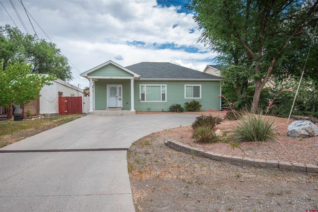 218 N Stough Avenue Montrose CO 81401