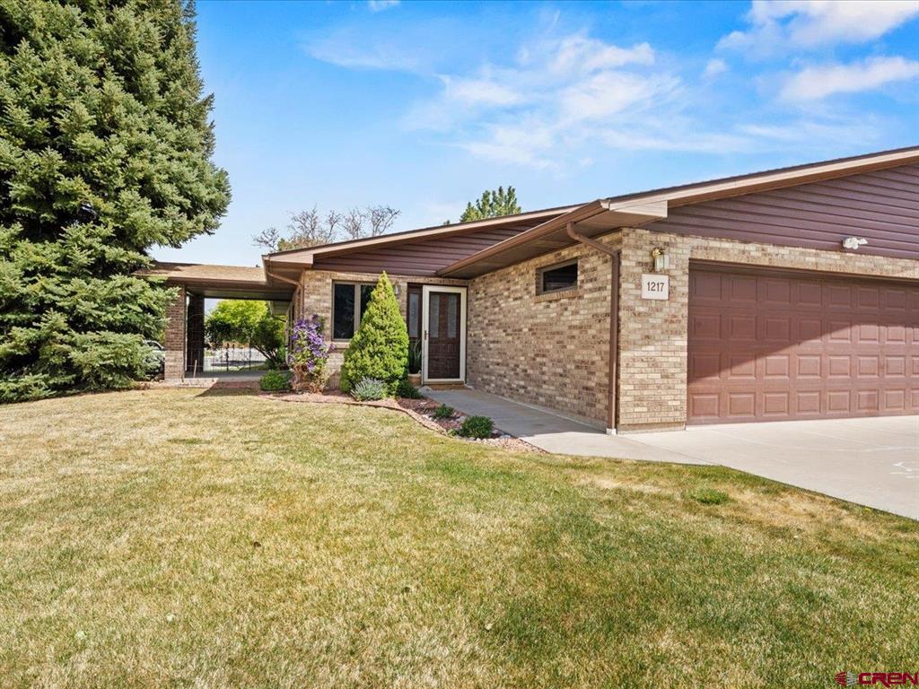 1217 Peppertree Drive Montrose CO 81401