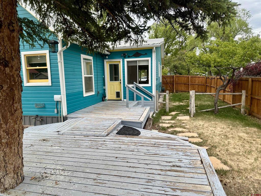 1127 S 3rd Street Montrose CO 81401